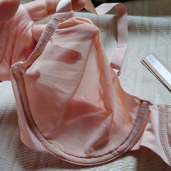 SKIMS Molded Unlined Demi Bra - Picture 6 of 14